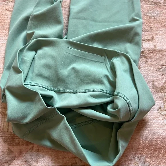 Athleta Transcend 7/8 Tight - Picture 8 of 8